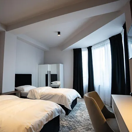 Cristal Hotel 3*