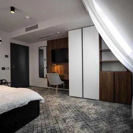 Cristal Hotel 3*