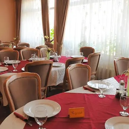 Cristal Hotel 3*